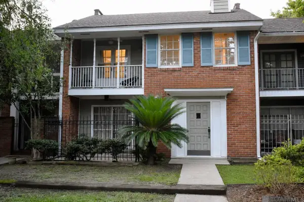 5213 Heatherstone Dr, Baton Rouge, LA 70820