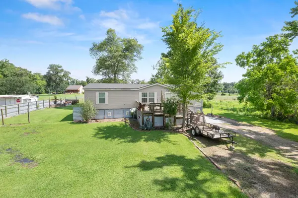 10444 Ingram Rd, St Amant, LA 70774