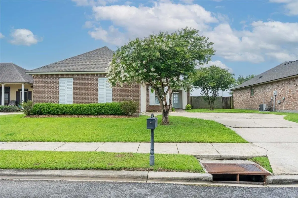 122 Lake Olivia Drive, Thibodaux, LA 70301 - #1