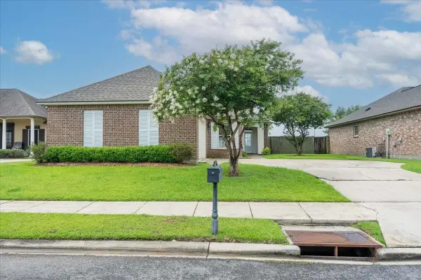 122 Lake Olivia Drive, Thibodaux, LA 70301