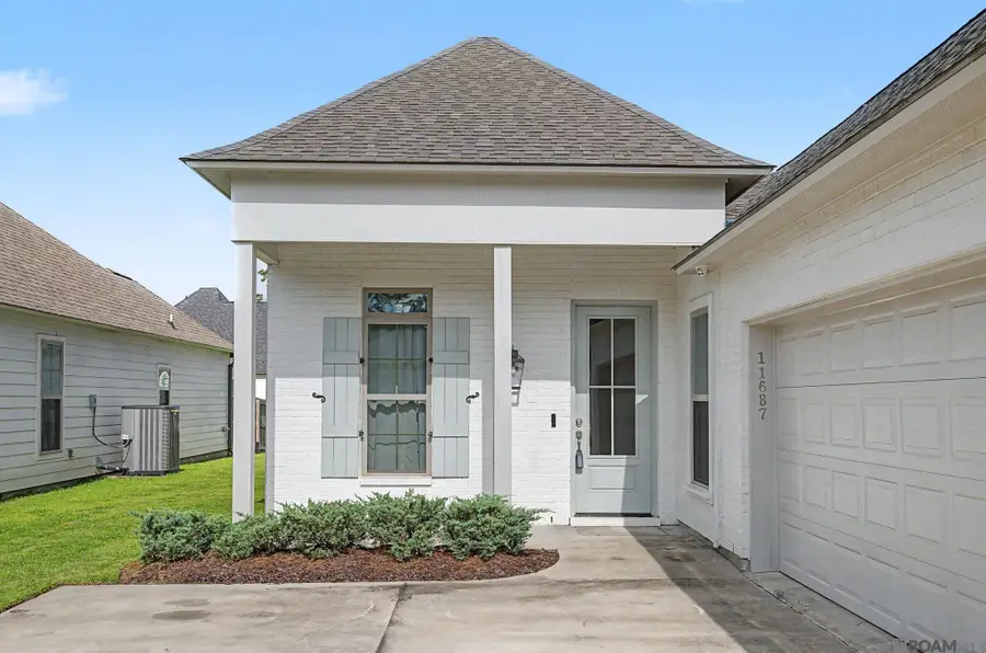 11687 Hideaway St, Denham Springs, LA 70726 - #2