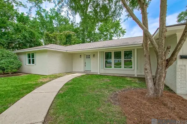 9369 W Pomona Dr, Baton Rouge, LA 70815