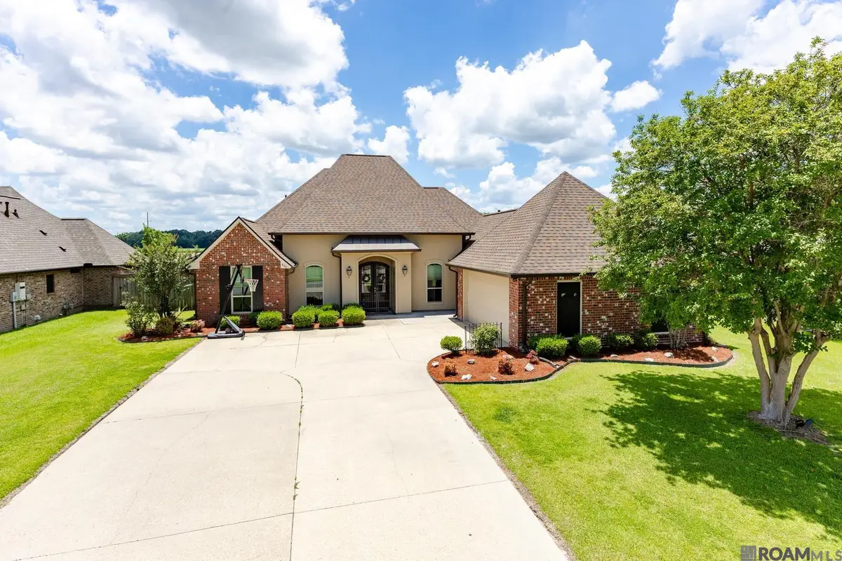 807 Spanish Oaks Dr, Brusly, LA 70719 - #1
