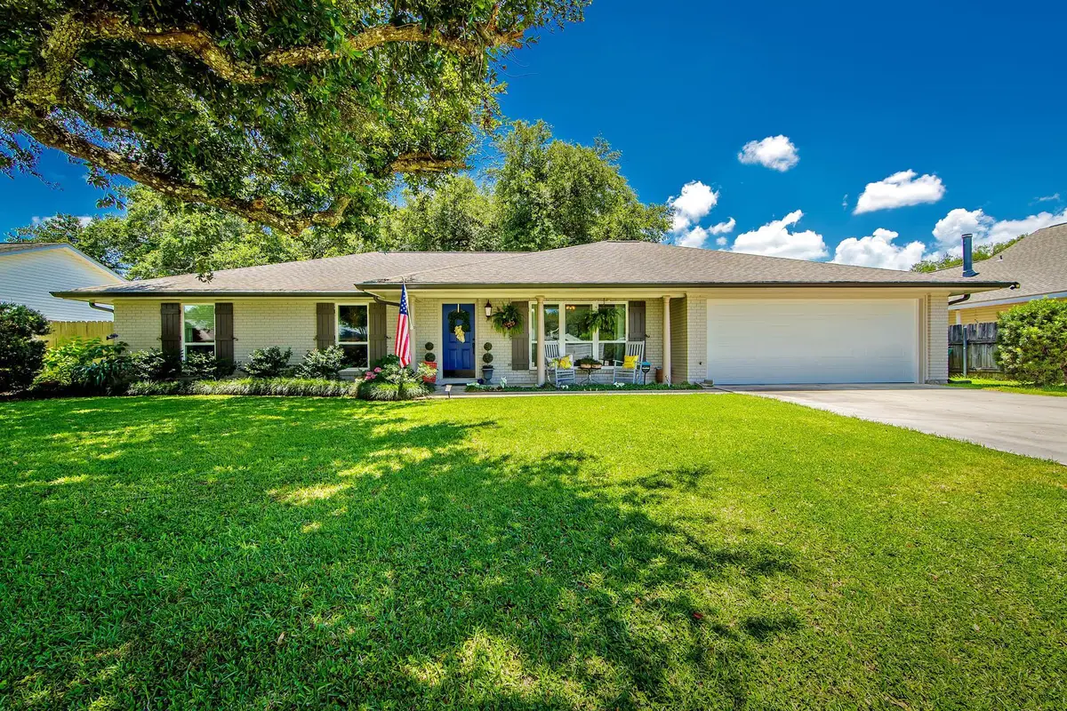 102 East Oaklawn Drive, Thibodaux, LA 70301 - #1