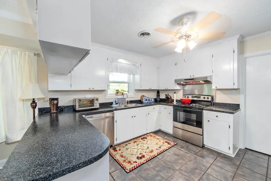 102 East Oaklawn Drive, Thibodaux, LA 70301 - #2