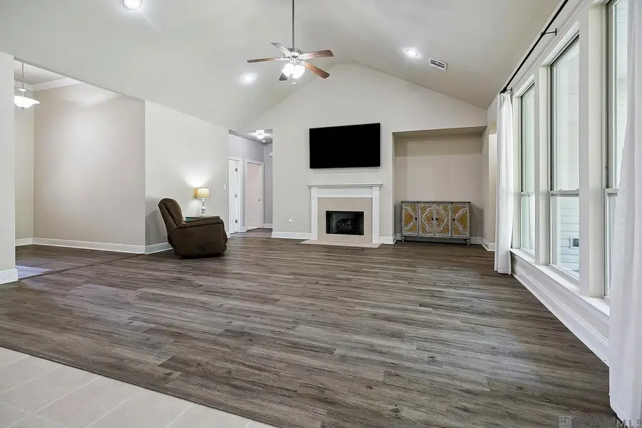 17617 Hoods Ridge Dr, Prairieville, LA 70769 - #2