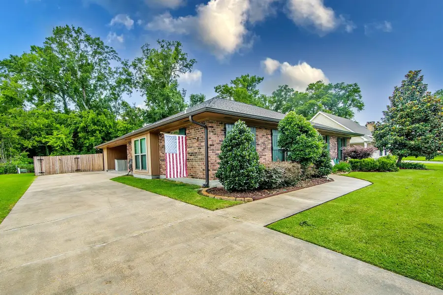 251 Lake Crescent Circle, Houma, LA 70359 - #2