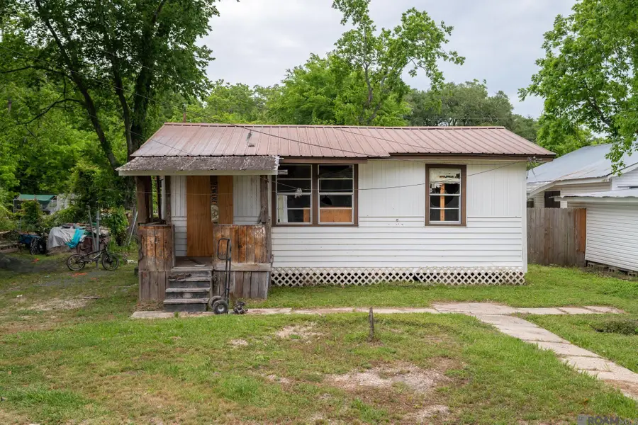 326 W Caroline St, Gonzales, LA 70737 - #3