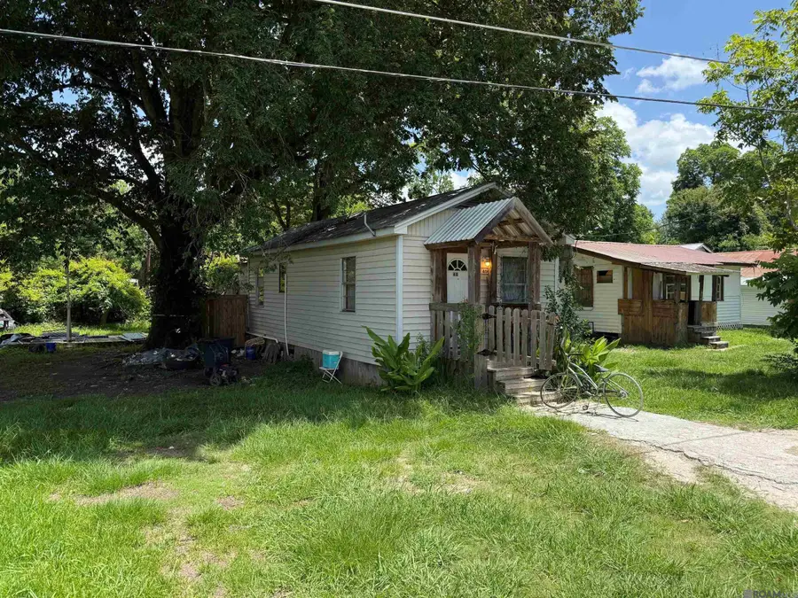 406 W Caroline St, Gonzales, LA 70737 - #2