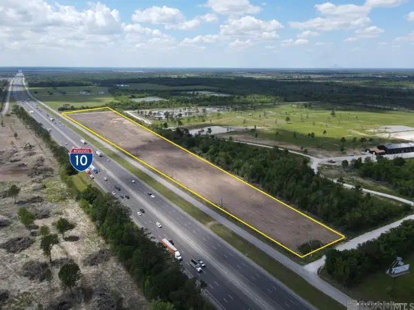 Frontage Rd, Iowa, LA 70647