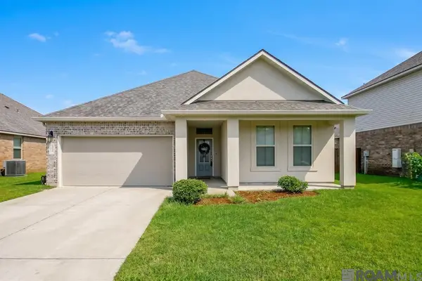 34273 Garnet Lake Dr, Walker, LA 70785