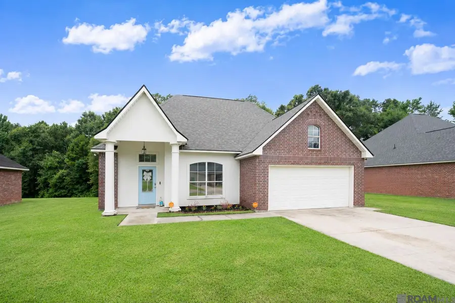23883 Springhill Dr, Denham Springs, LA 70726 - #2
