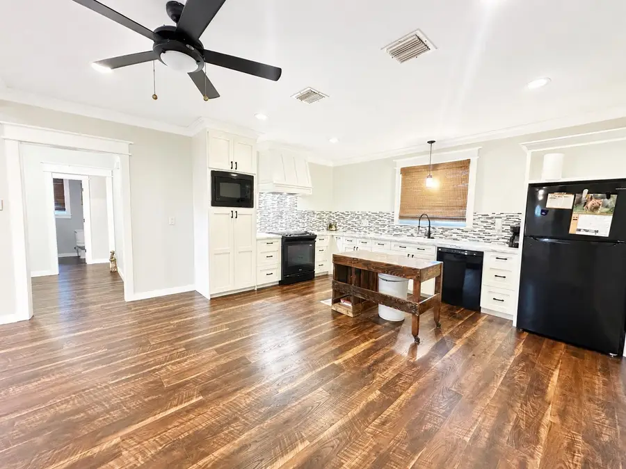 146 W 4th St, Larose, LA 70373 - #3