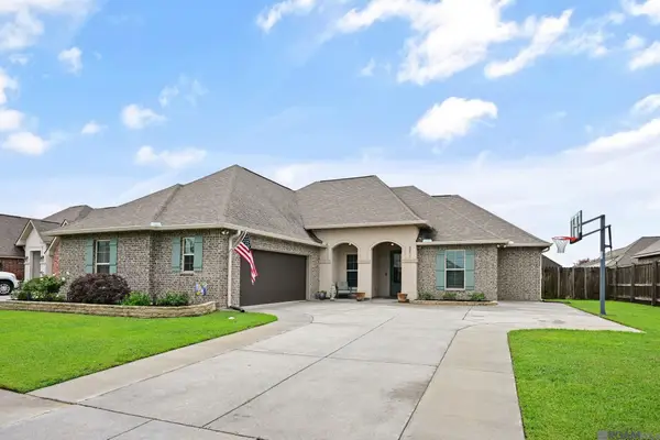 6211 Soaring Dr, Gonzales, LA 70737