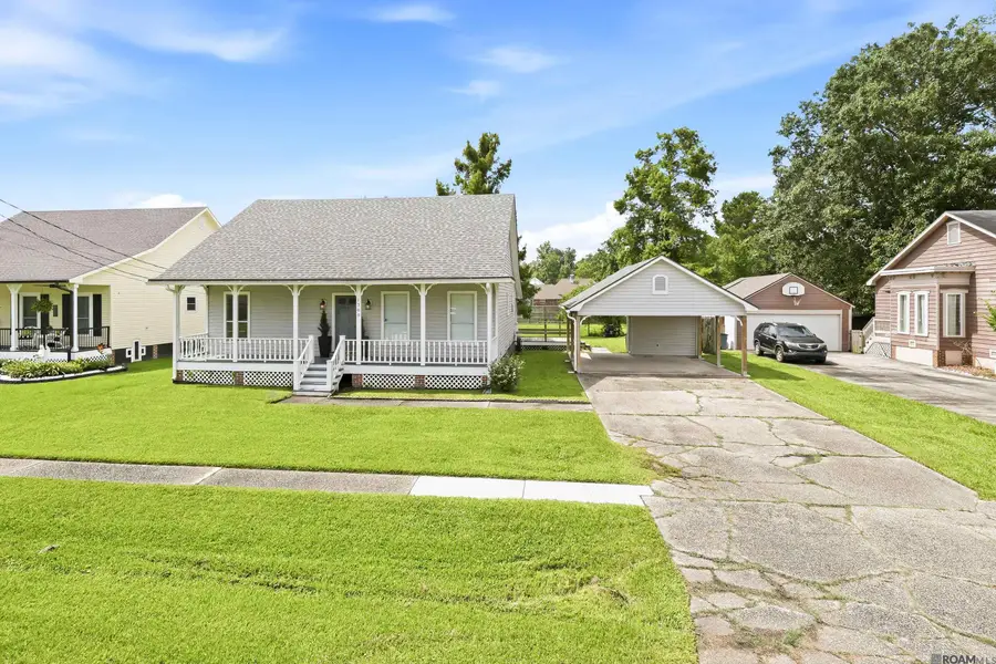 1305 E Tiffani St, Gonzales, LA 70737 - #2