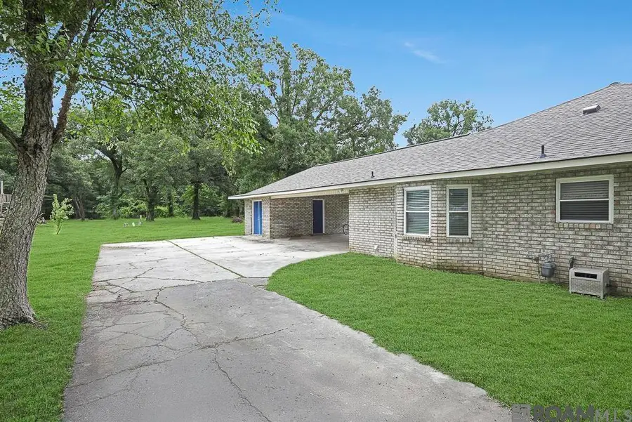 11052 Buxton Rd, Saint Amant, LA 70774 - #3
