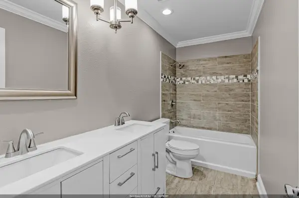 10741 Carmel Dr, Central, LA 70818