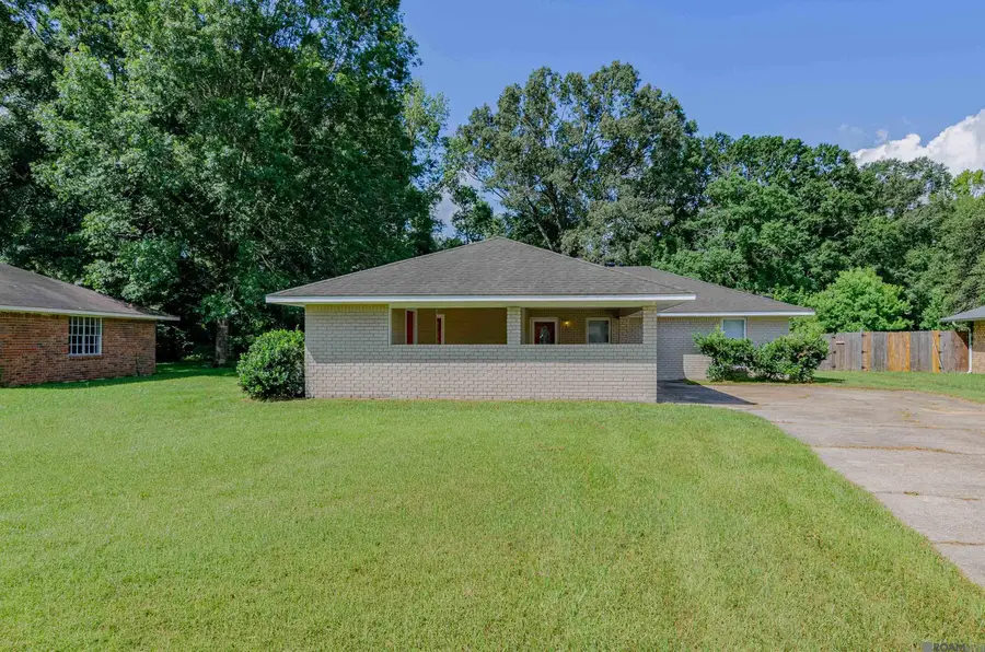 10741 Carmel Dr, Central, LA 70818 - #2
