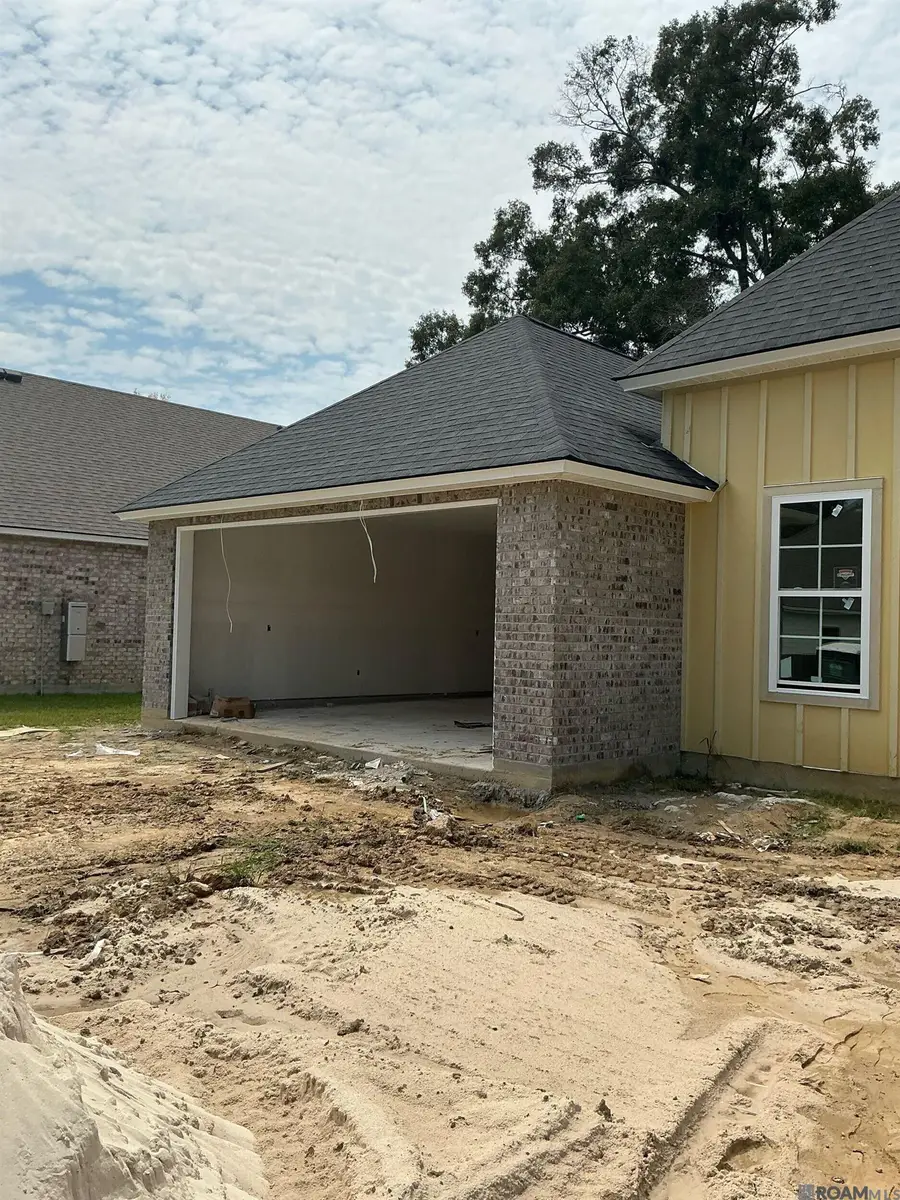 33499 Tenor Dr, Denham Springs, LA 70706 - #2