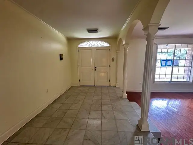 1087 Sherwood Forest Blvd, Baton Rouge, LA 70815 - #2