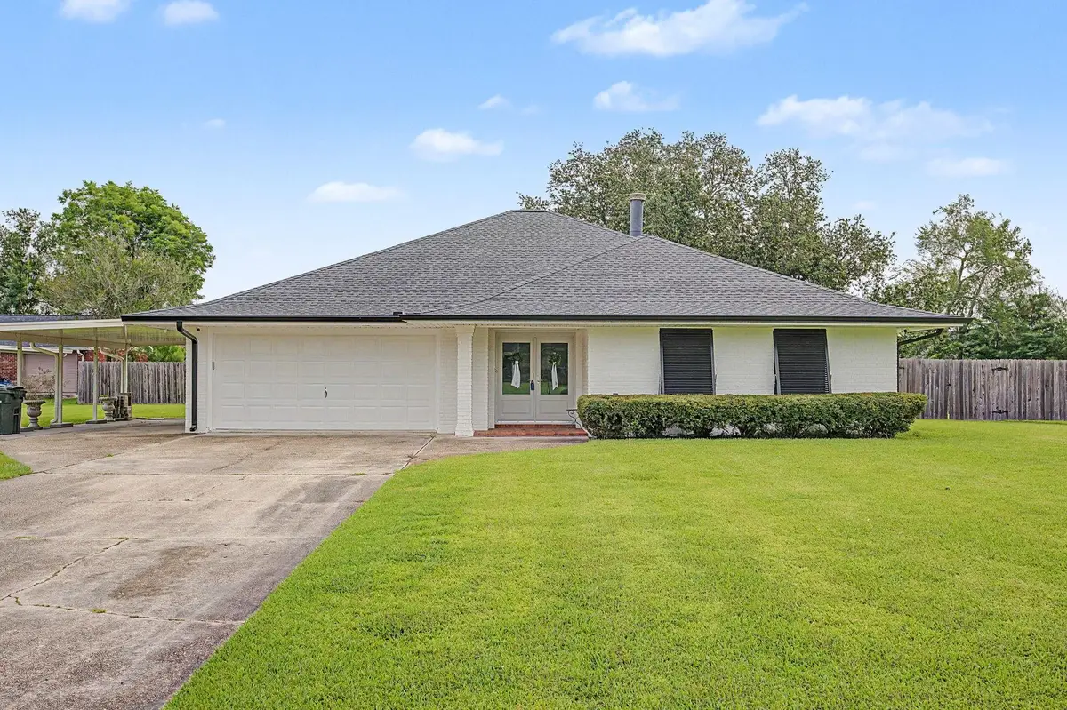 105 Cottonwood Dr, Houma, LA 70360 - #1