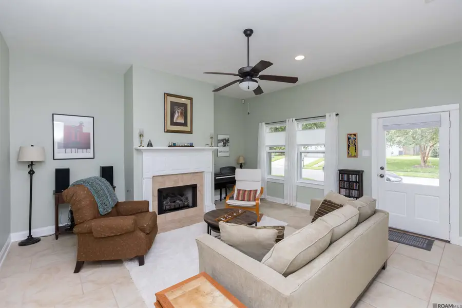 9379 Boone Dr, Baton Rouge, LA 70810 - #3