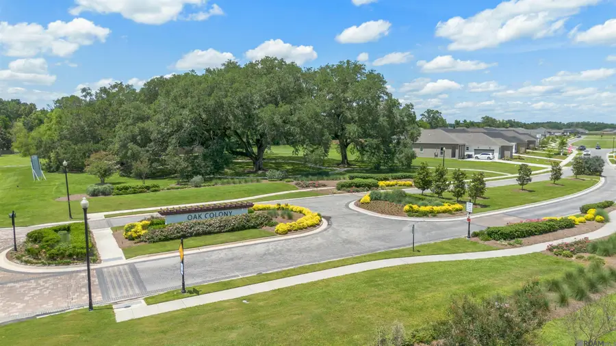 10022 Sanctuary Oaks Dr, Baton Rouge, LA 70817 - #2