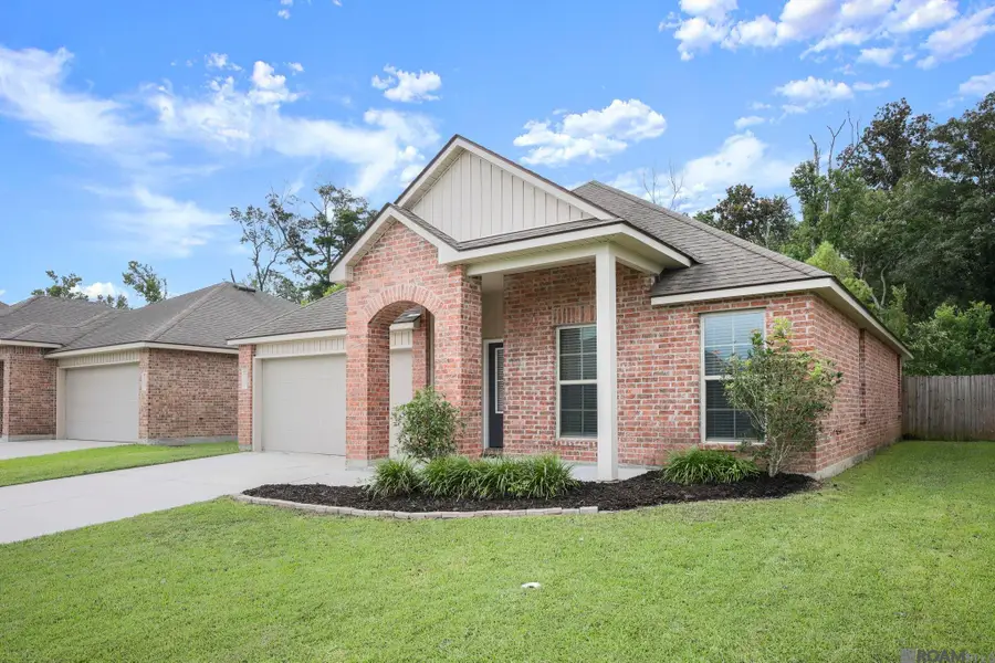 8278 Fairlane Dr, Denham Springs, LA 70726 - #2