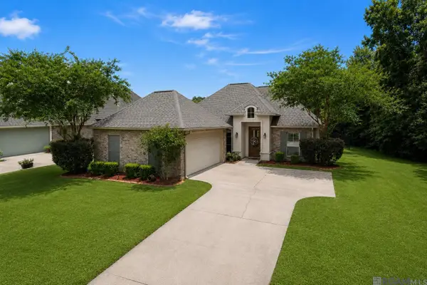 9360 Rustic Rose Dr, Denham Springs, LA 70726