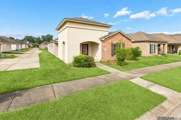 7864 W Pelican Lakes Ave, Baton Rouge, LA 70820