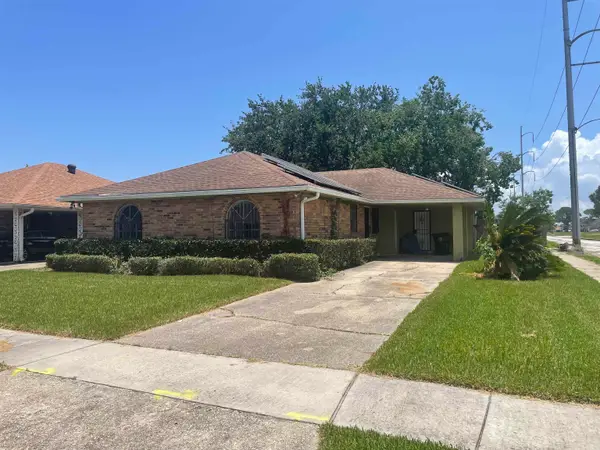 7301 Dogwood Dr, New Orleans, LA 70126