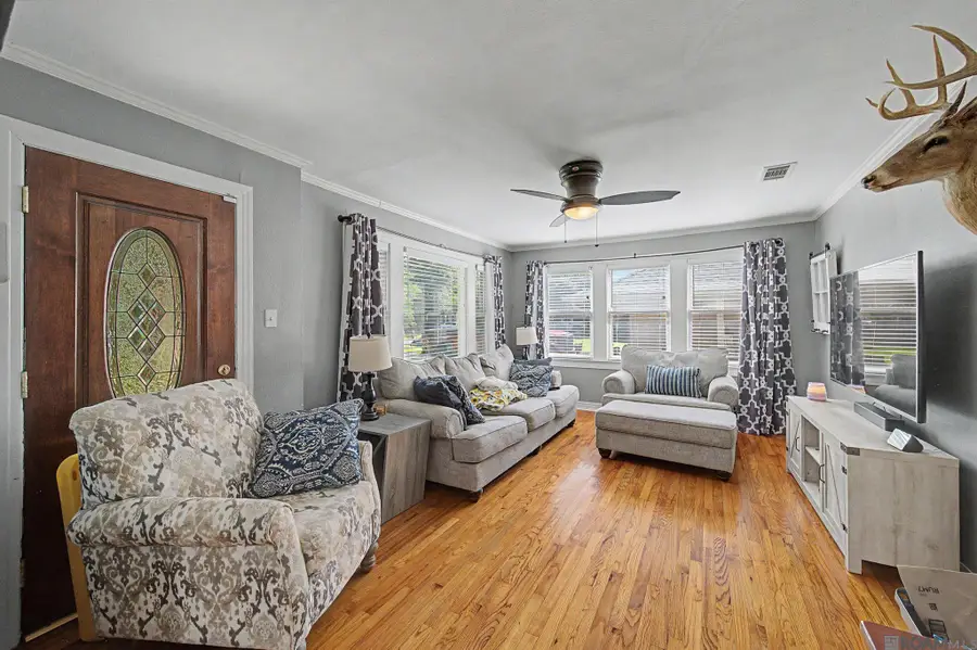 425 E Mcarthur St, Gonzales, LA 70737 - #3