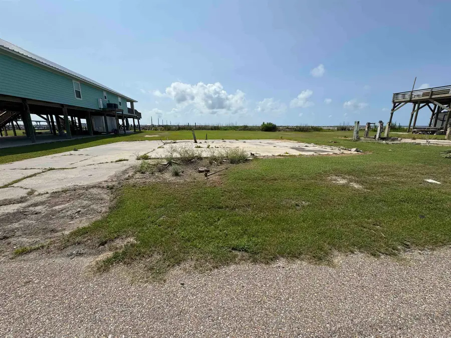 237 West Central Avenue, Grand Isle, LA 70358 - #2