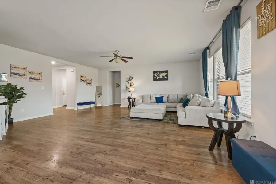 17482 Soaring Flight Dr, Prairieville, LA 70769 - #2