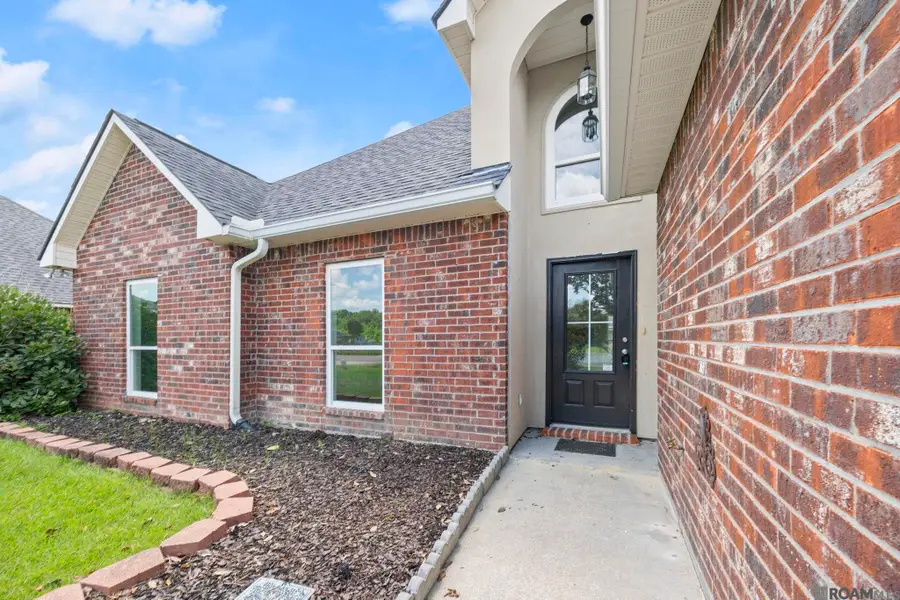 36001 Raleigh Dr, Denham Springs, LA 70706 - #2