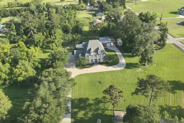 13427 Piney Pointe Road, Gonzales, LA 70737