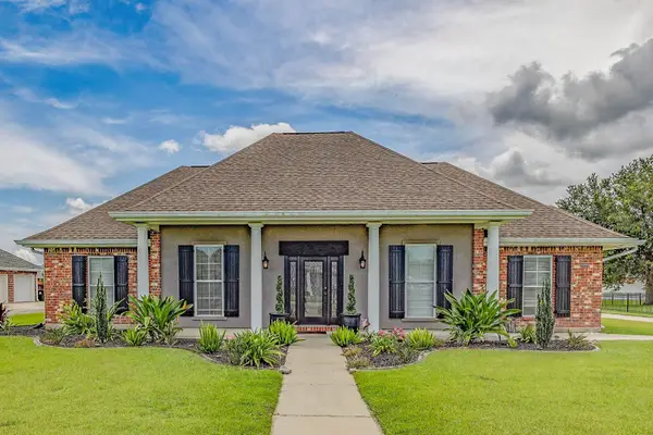 181 Lake Mechant Court, Houma, LA 70360