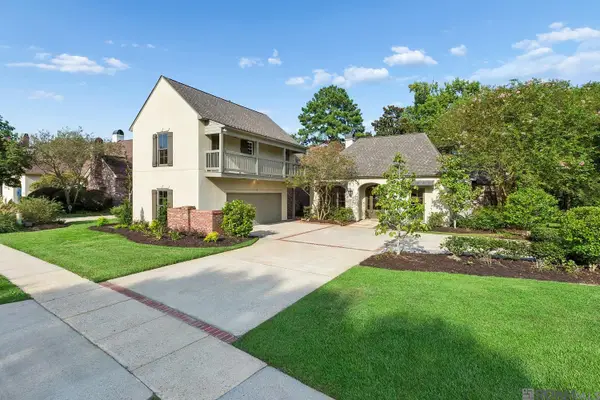 17847 Pecan Shadows Dr, Baton Rouge, LA 70810