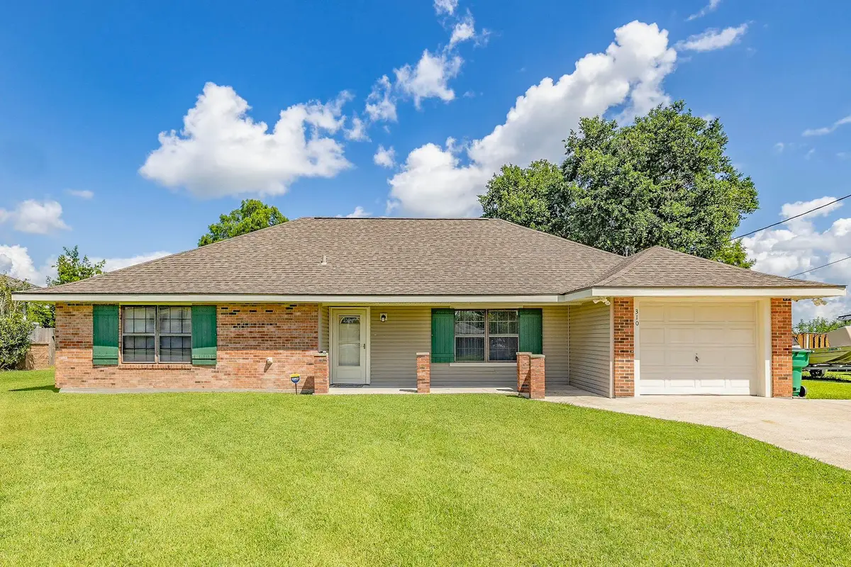 310 Thoroughbred Park Dr, Thibodaux, LA 70301 - #1