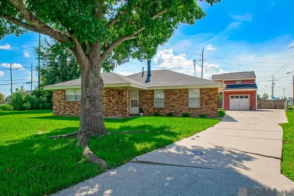 334 Ormond Village Drive, Destrehan, LA 70047