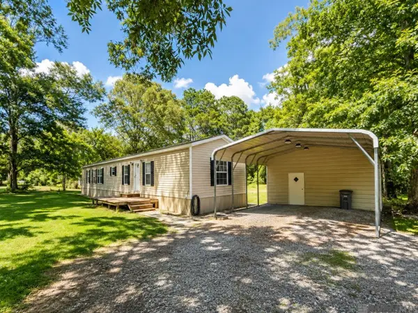 15140 Peairs Rd, Pride, LA 70770