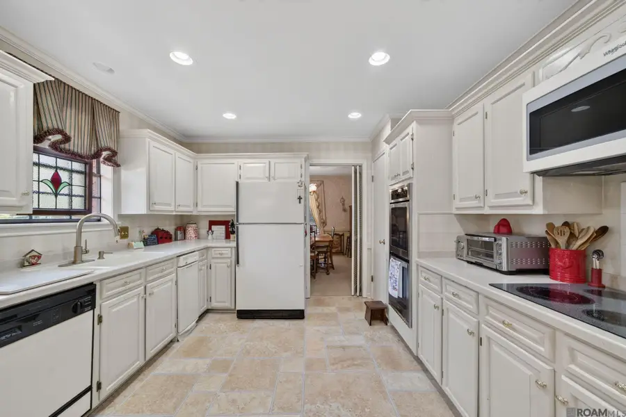 221 E Woodstone Ct, Baton Rouge, LA 70808 - #3