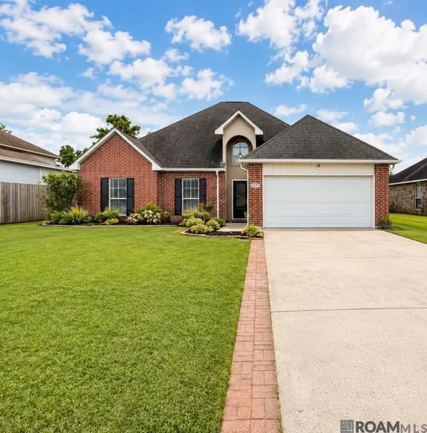 5196 Hemingway Dr, Darrow, LA 70725