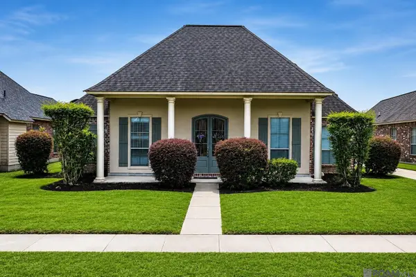 2690 Creek Hollow Ave, Zachary, LA 70791