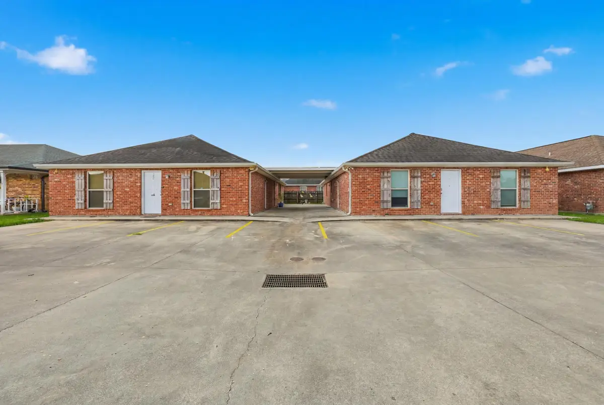 219,221,306,308 Gloria St, Thibodaux, LA 70301 - #1