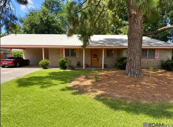 1104 Maginnis St, Donaldsonville, LA 70346