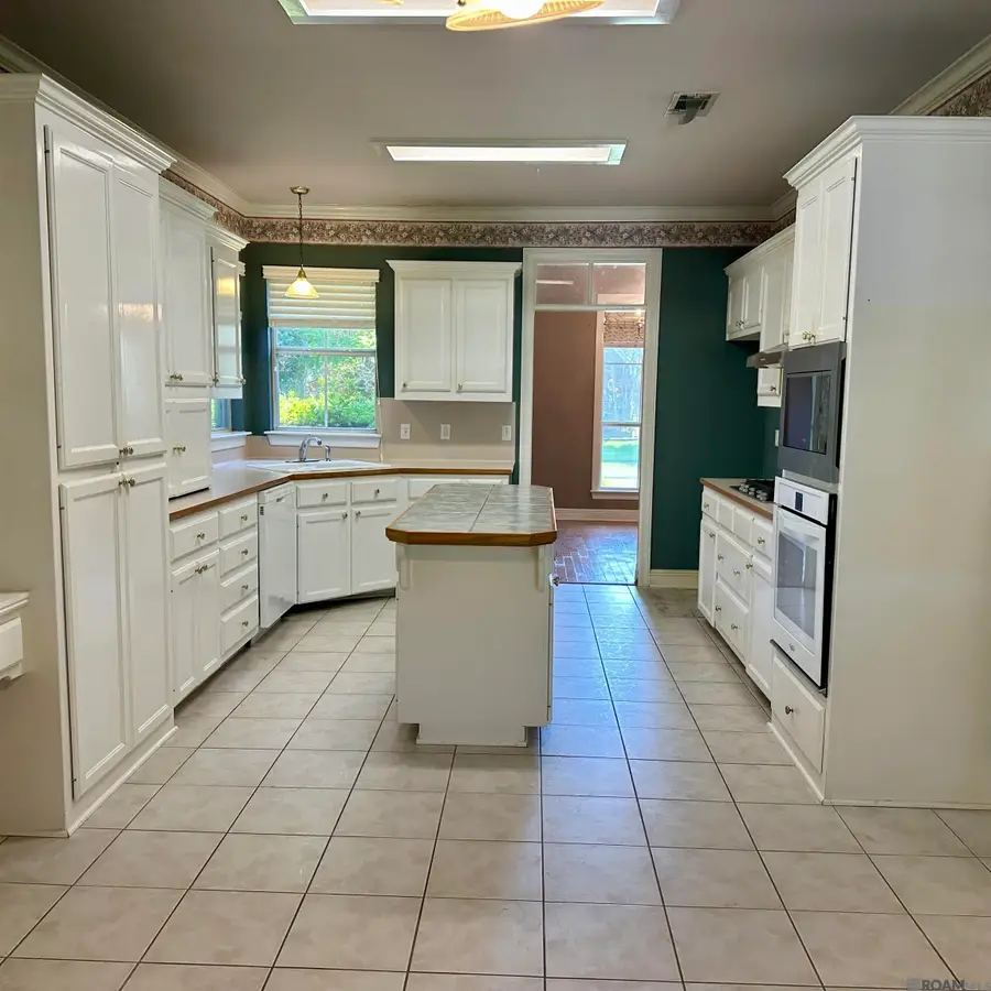 10146 Glen View Ave, Baton Rouge, LA 70809 - #2