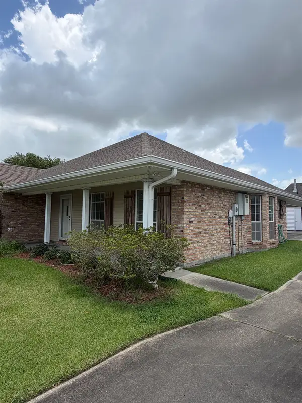 54 Cobblestone East, Houma, LA 70360