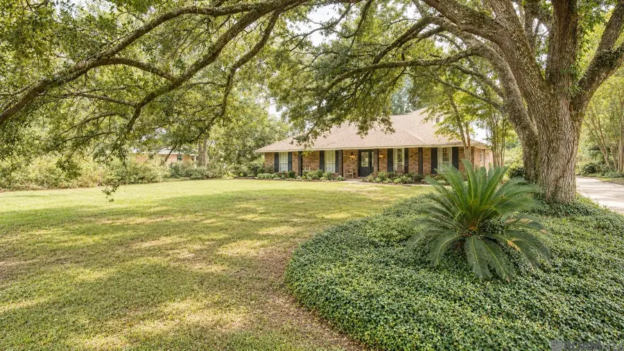 25791 Plantation Ave, Denham Springs, LA 70726 - #2