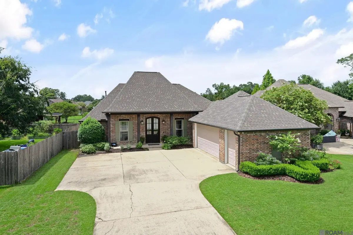 38086 Valley Woods Ct, Prairieville, LA 70769 - #1